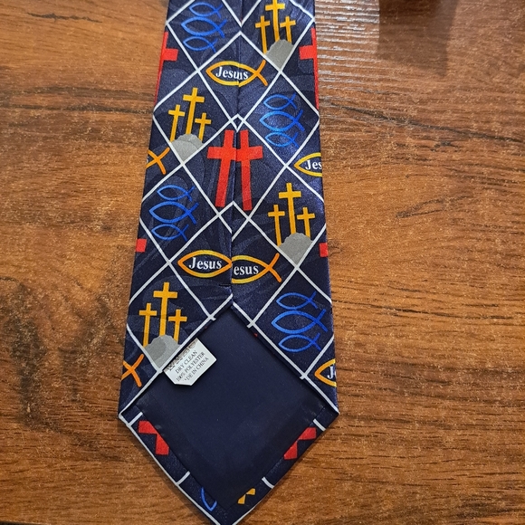 Steven Harris hand made Jesus tie - Picture 4 of 5